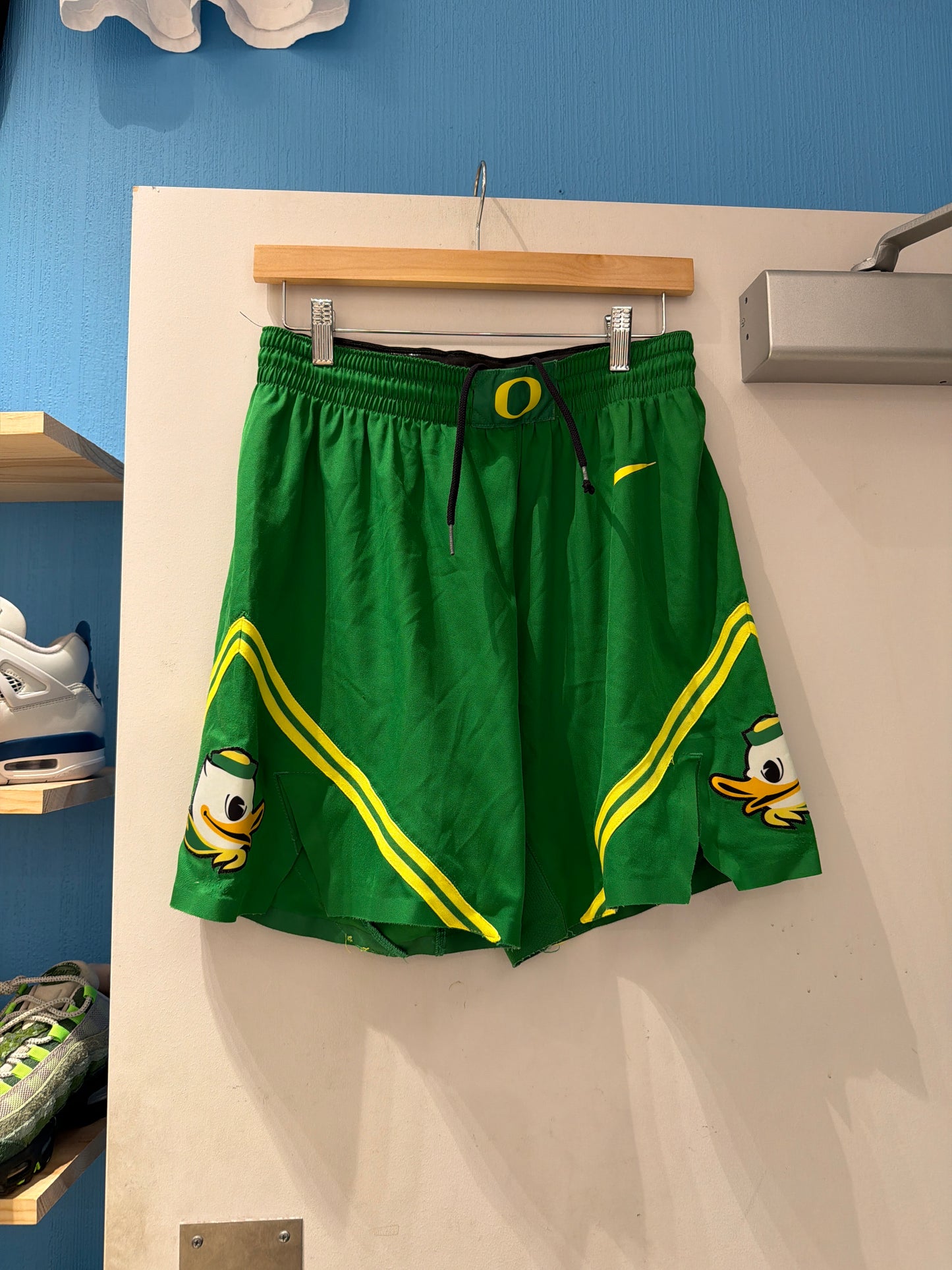 Oregon Team Issued Basketball Shorts (32/ S)