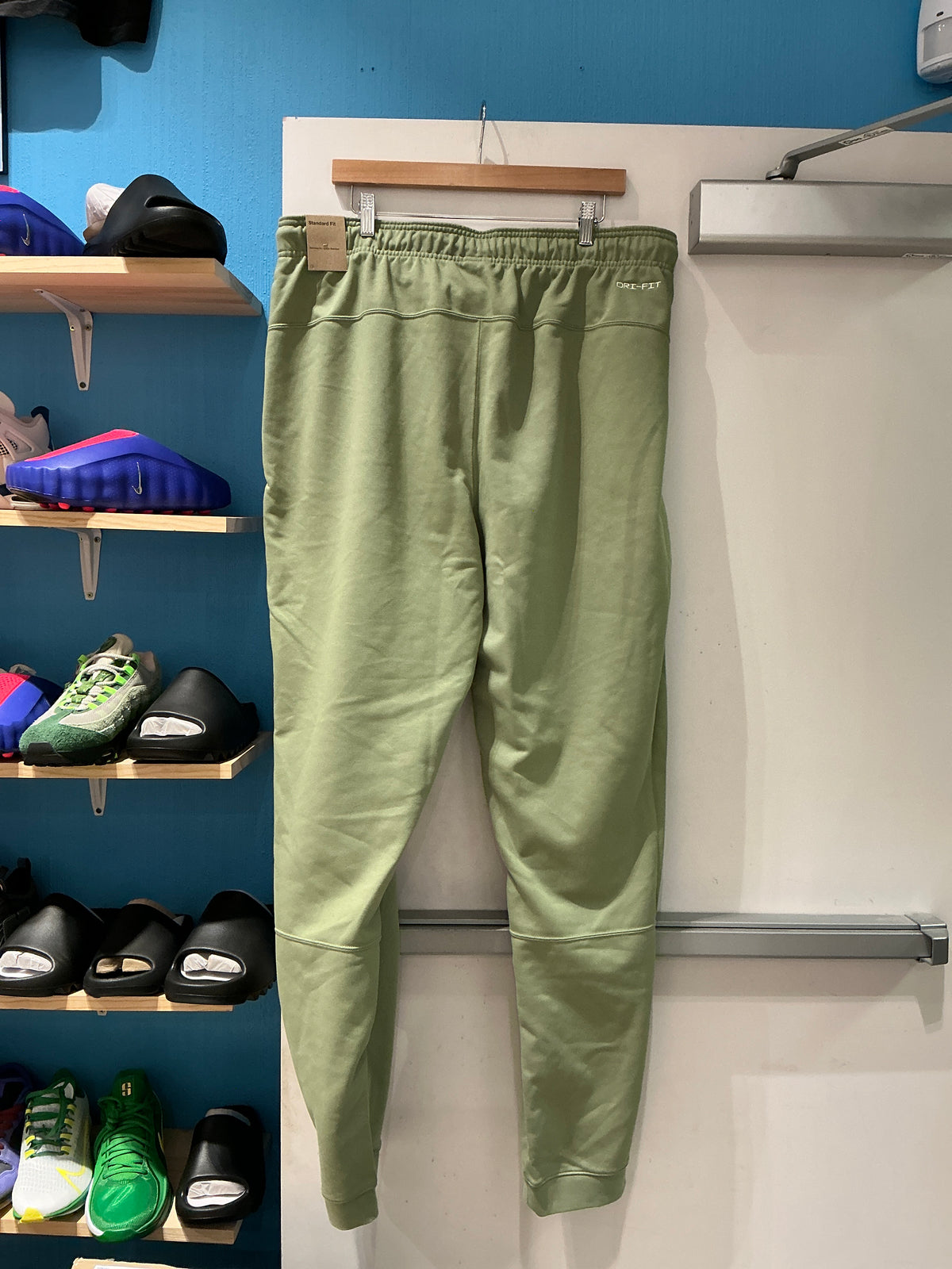 New Team Issued Oregon Sweatpants (2XL)