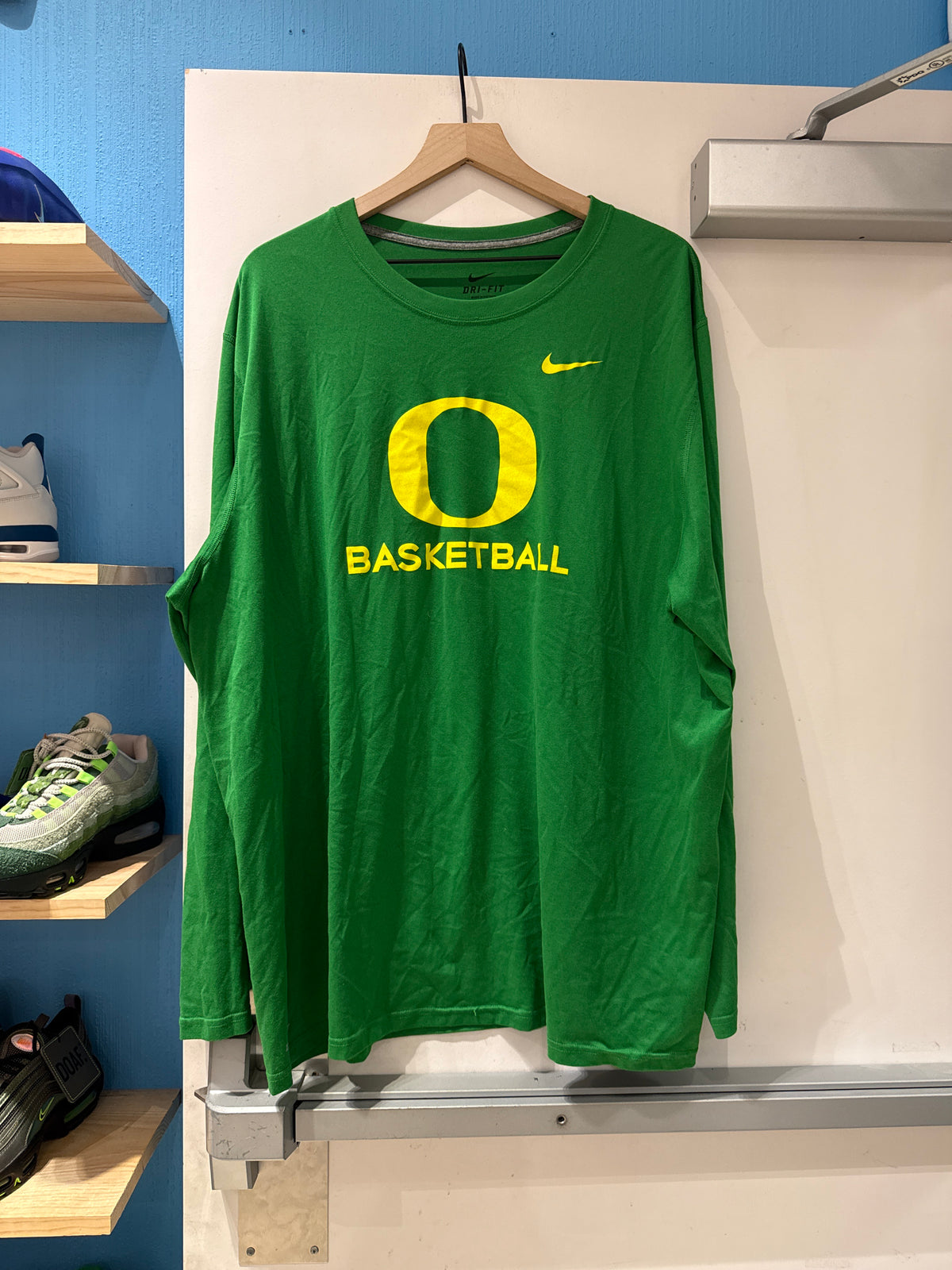 Team Issued Nike Oregon Ducks Basketball Long Sleeve (3XL)