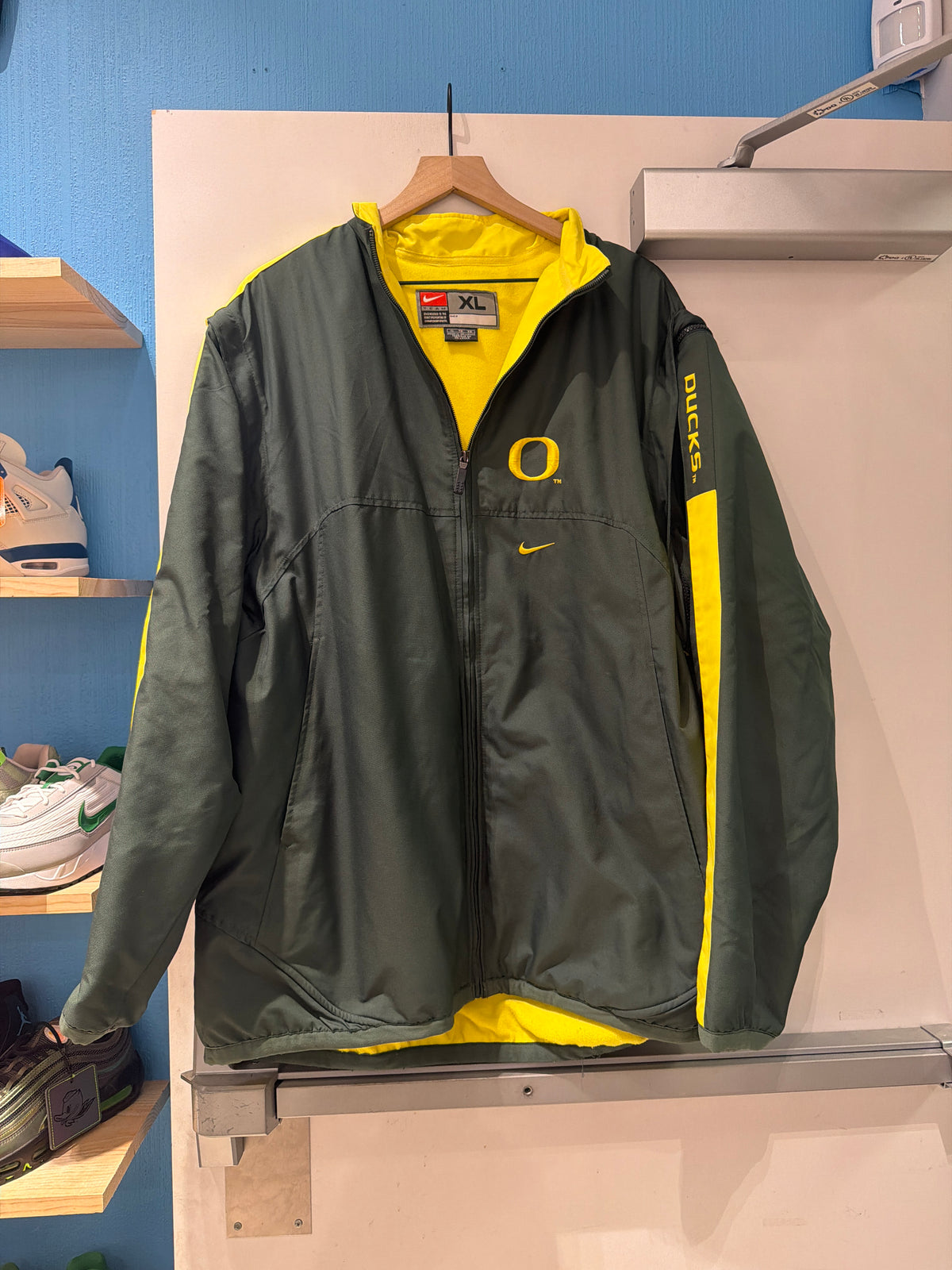 Oregon Nike Jacket Removable Sleeves (XL)