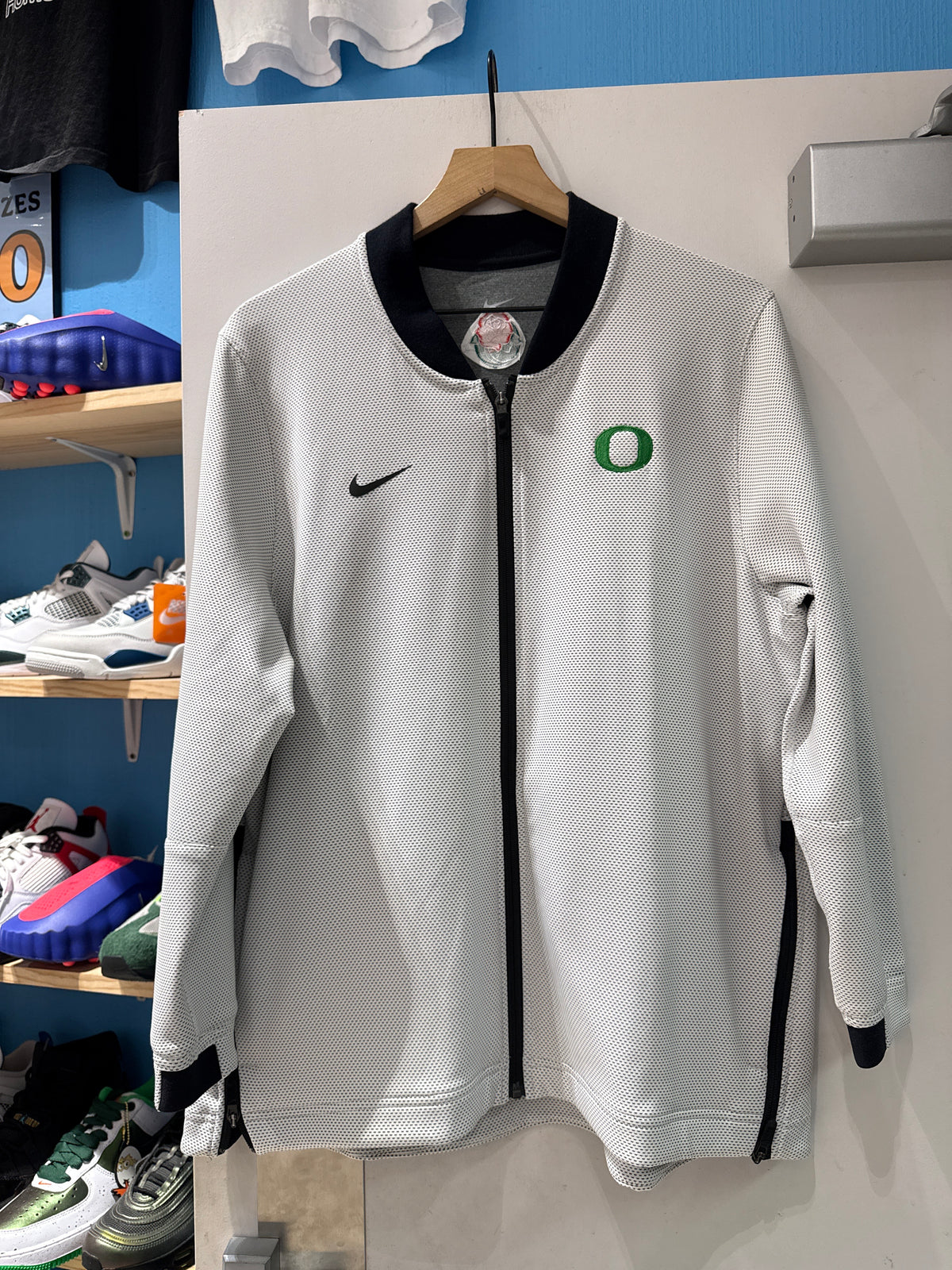 Nike Oregon Ducks RoseBowl Jacket (Women’s XL fits M Men)