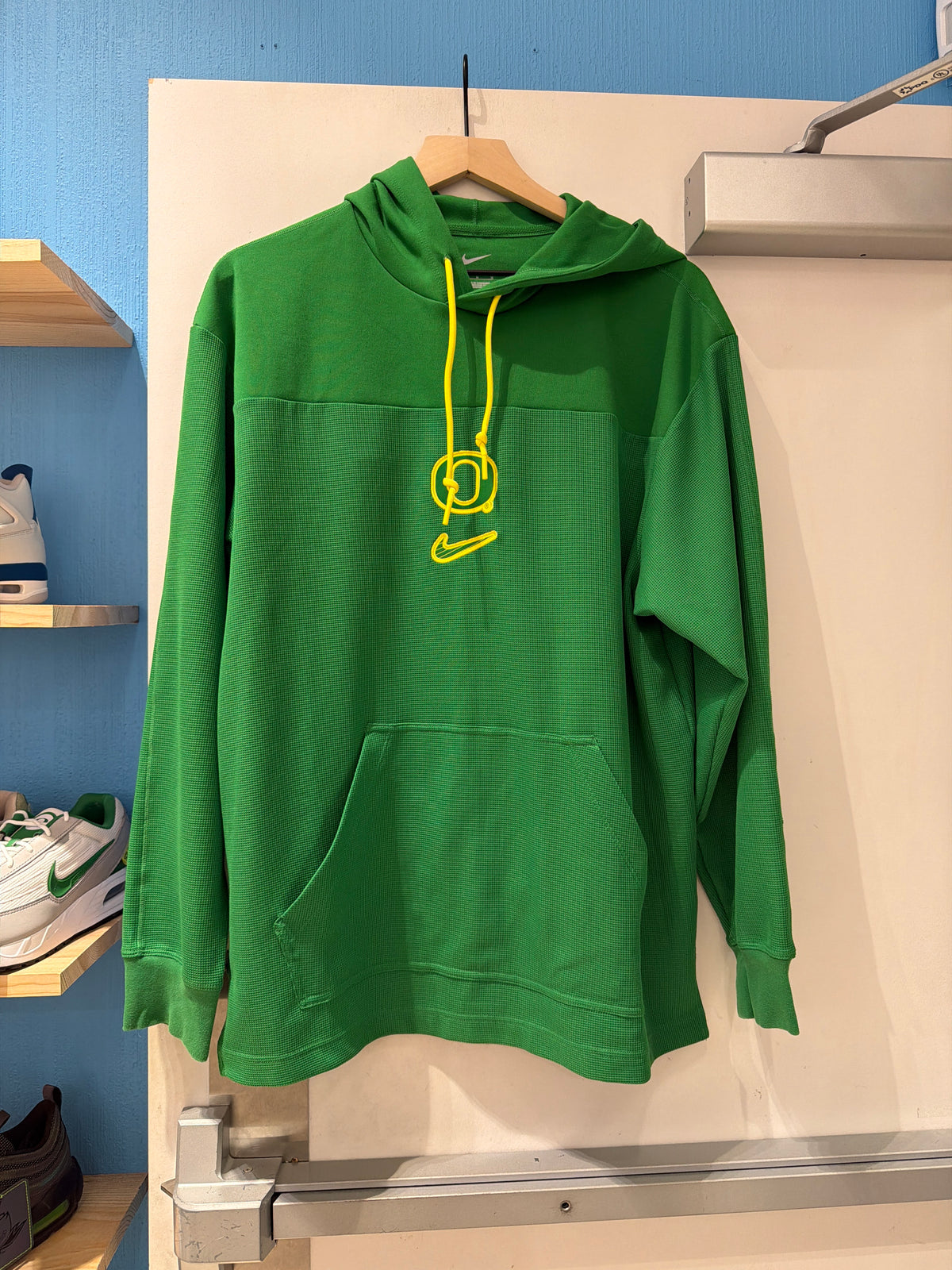 Oregon Team Issued Hoodie (Medium)