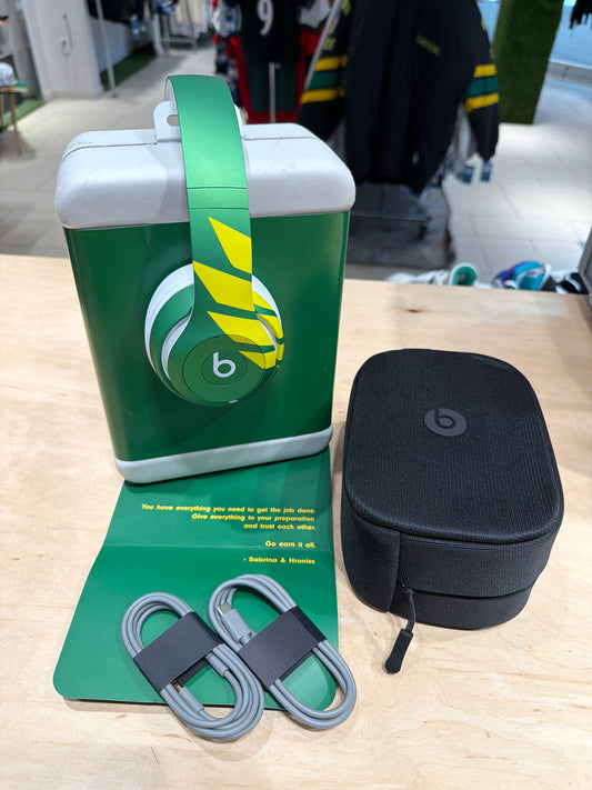 Oregon Beats by Dre Headphones Team Issued Rare (Brand New)