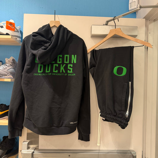 Oregon Team Issued Nike Set (M)