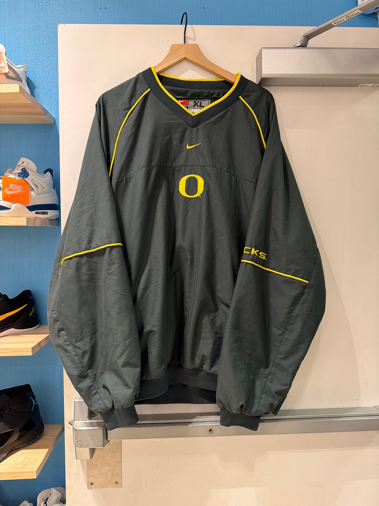 Oregon Nike Windbreaker (XL)