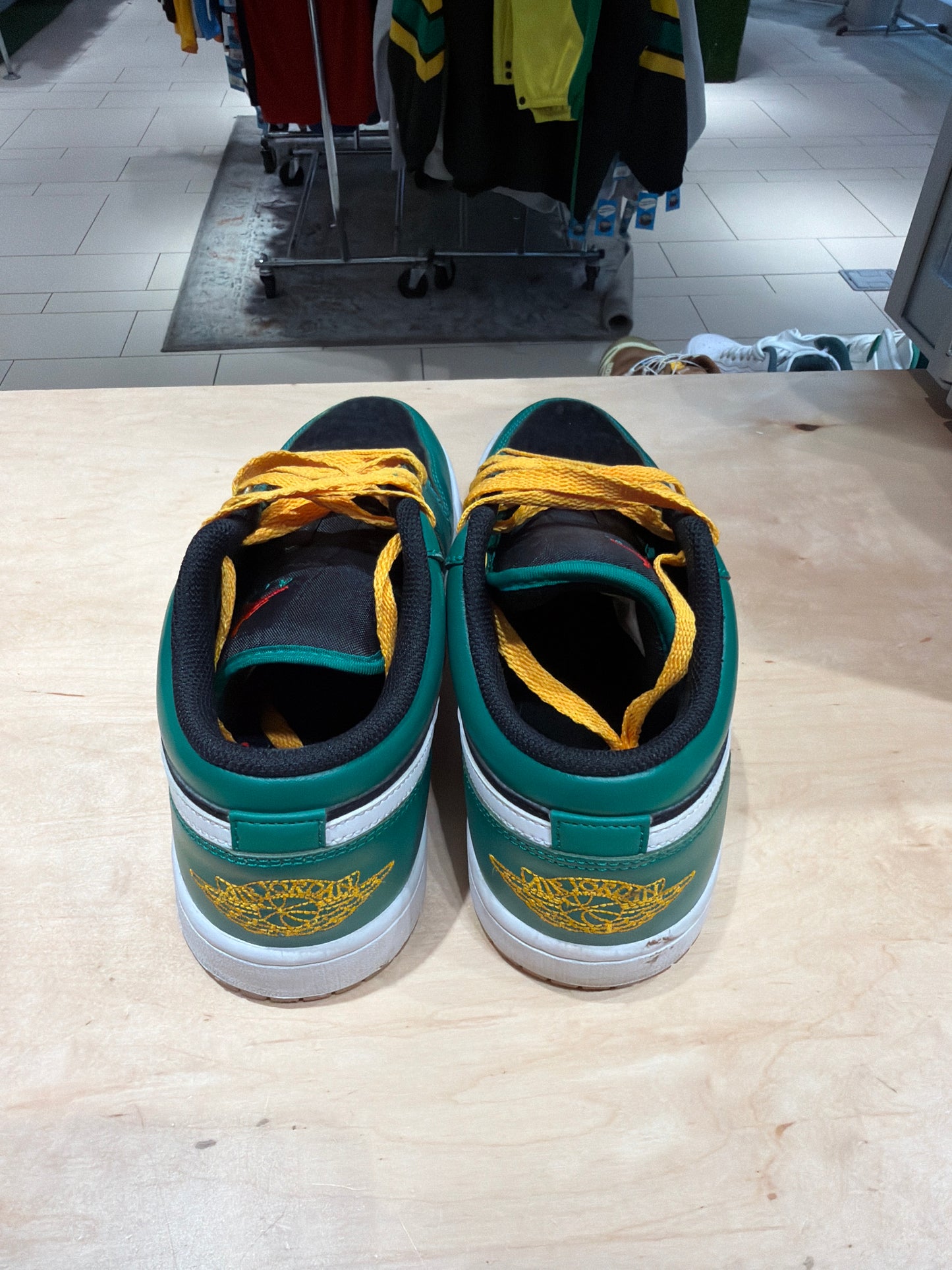 Jordan 1 Low (Size 8)