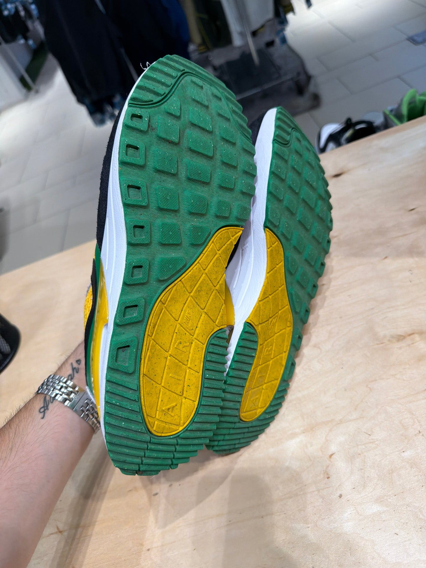 Oregon Nike Airmax (10.5)