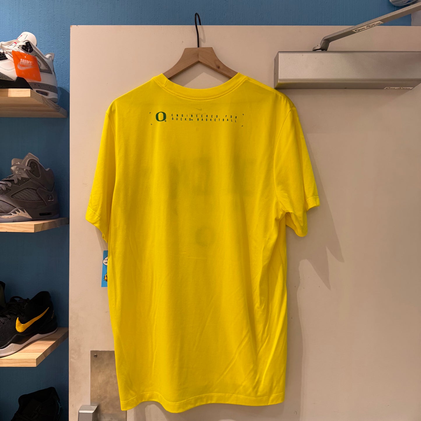 Oregon Ducks Basketball Yellow Tee (L)