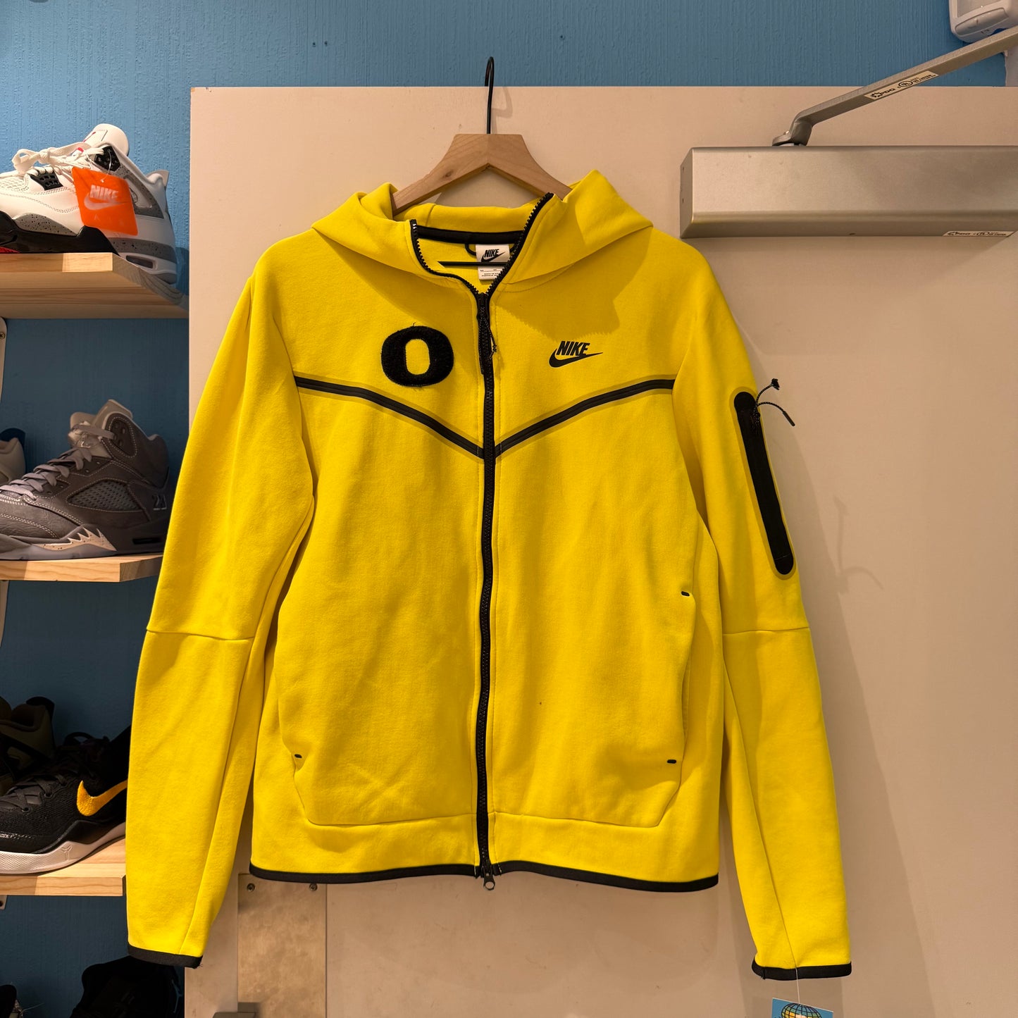 Oregon Yellow Nike Tech Team Issued( M)
