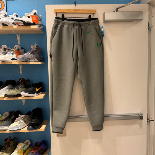 Oregon Team Issued Sweats (M)