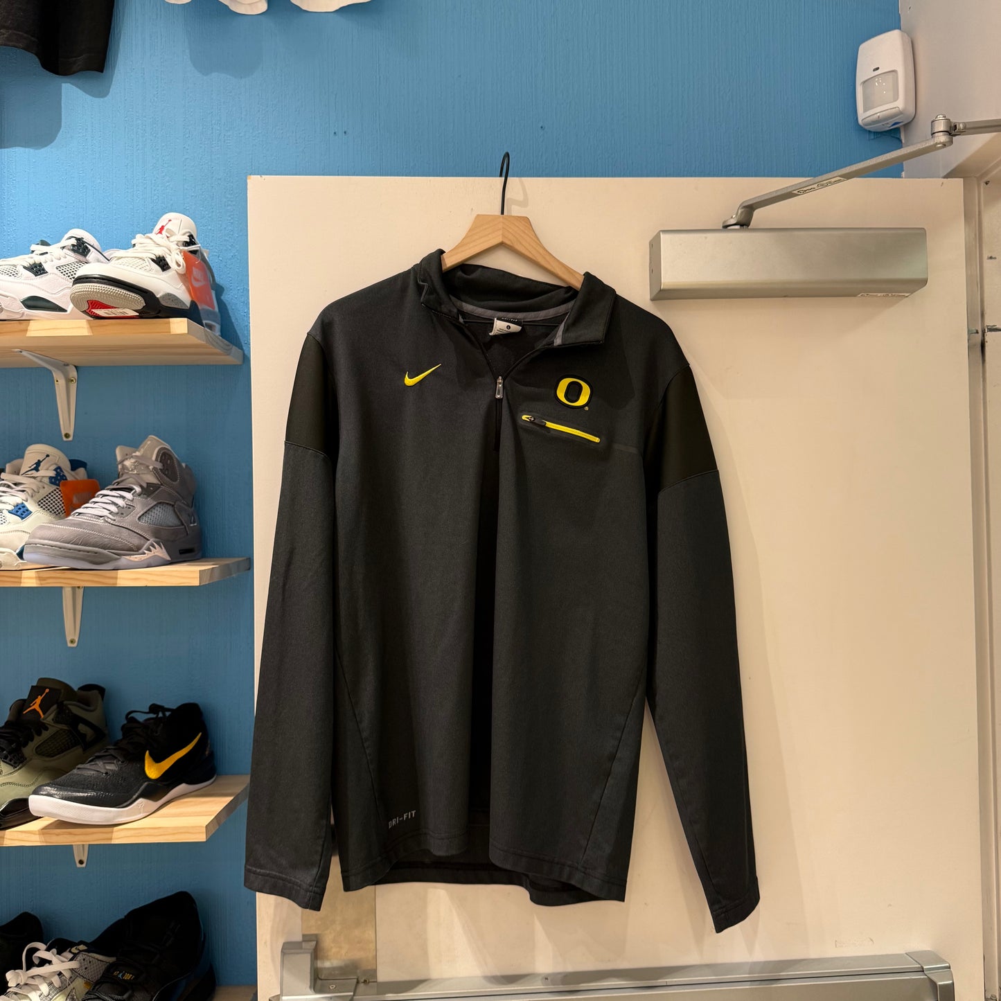 Oregon Nike Quarter Zip (L)