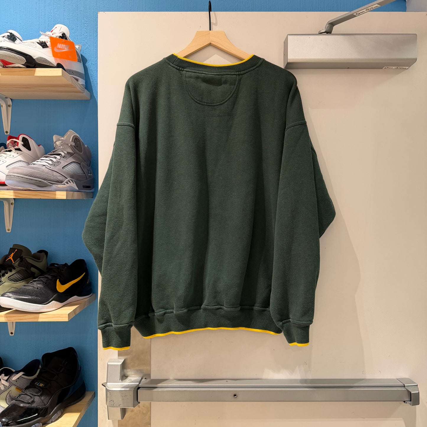 Oregon Ducks Embroidered Green Crew