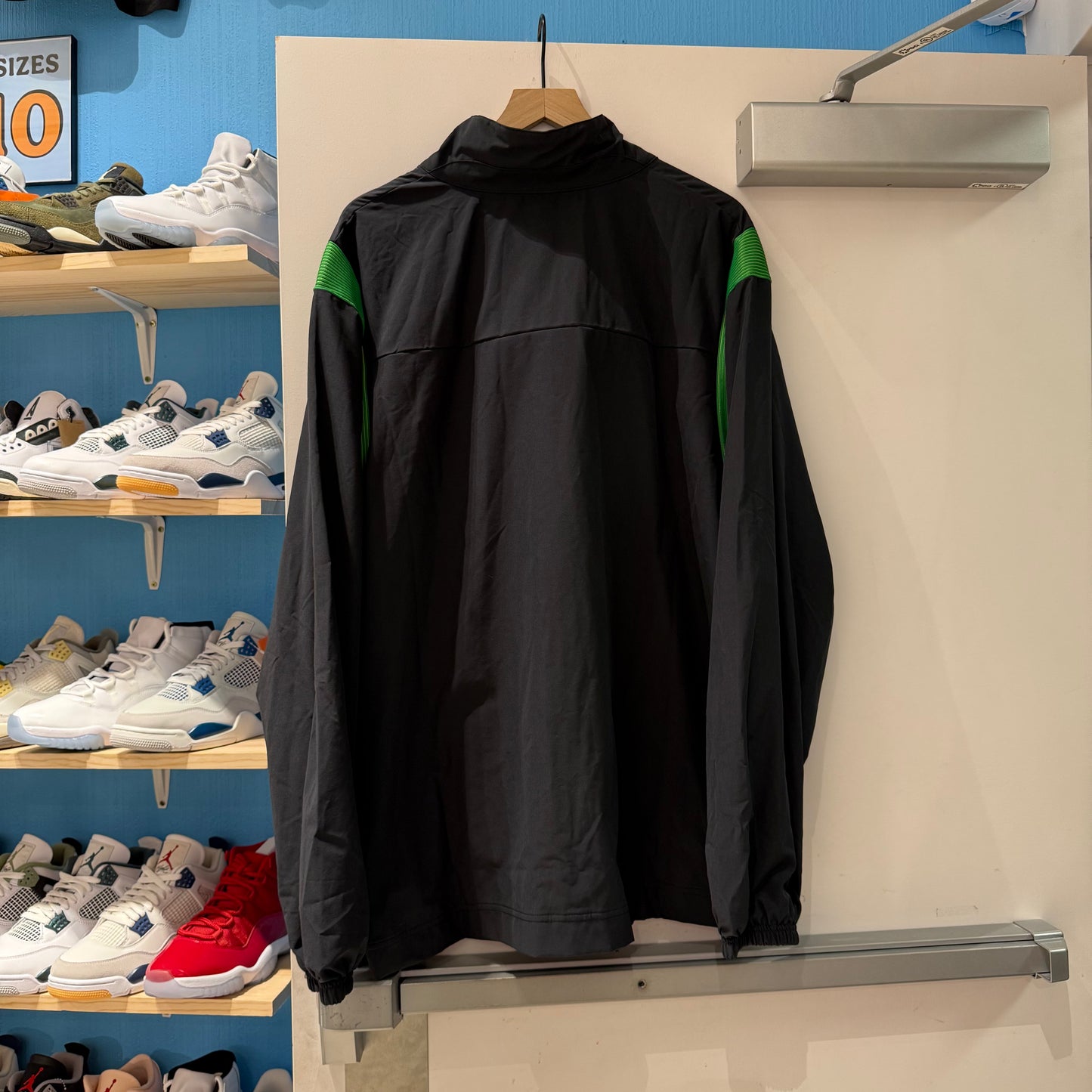 Oregon Nike Black / Green Jacket - 2XL
