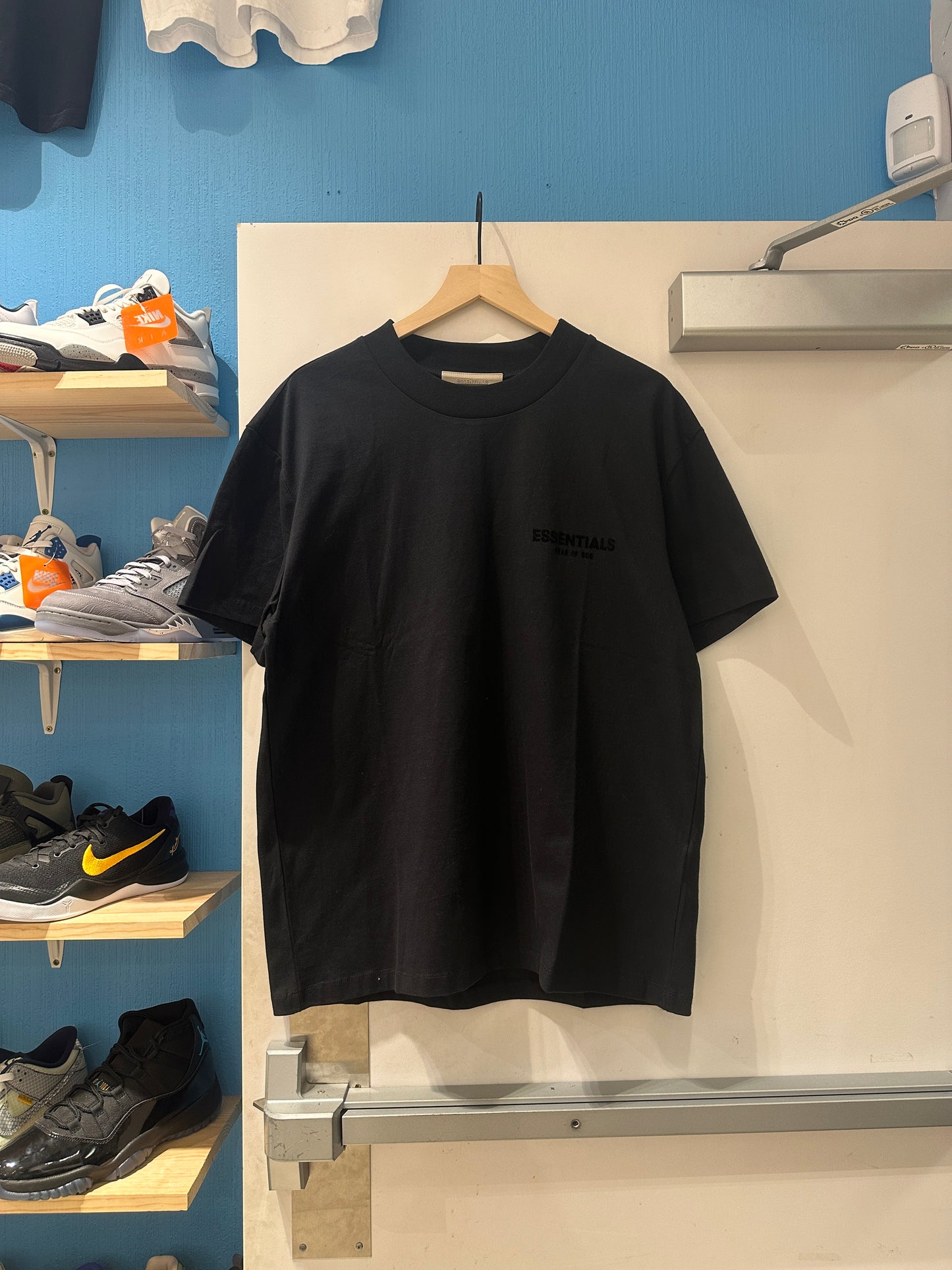 Black Limo Essential Tee