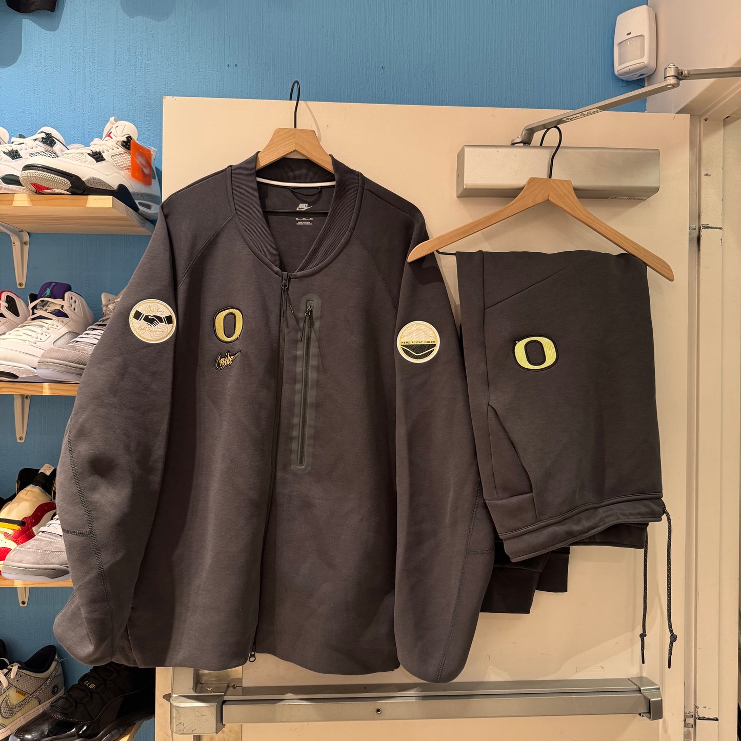 Shoe Duck Track Suit