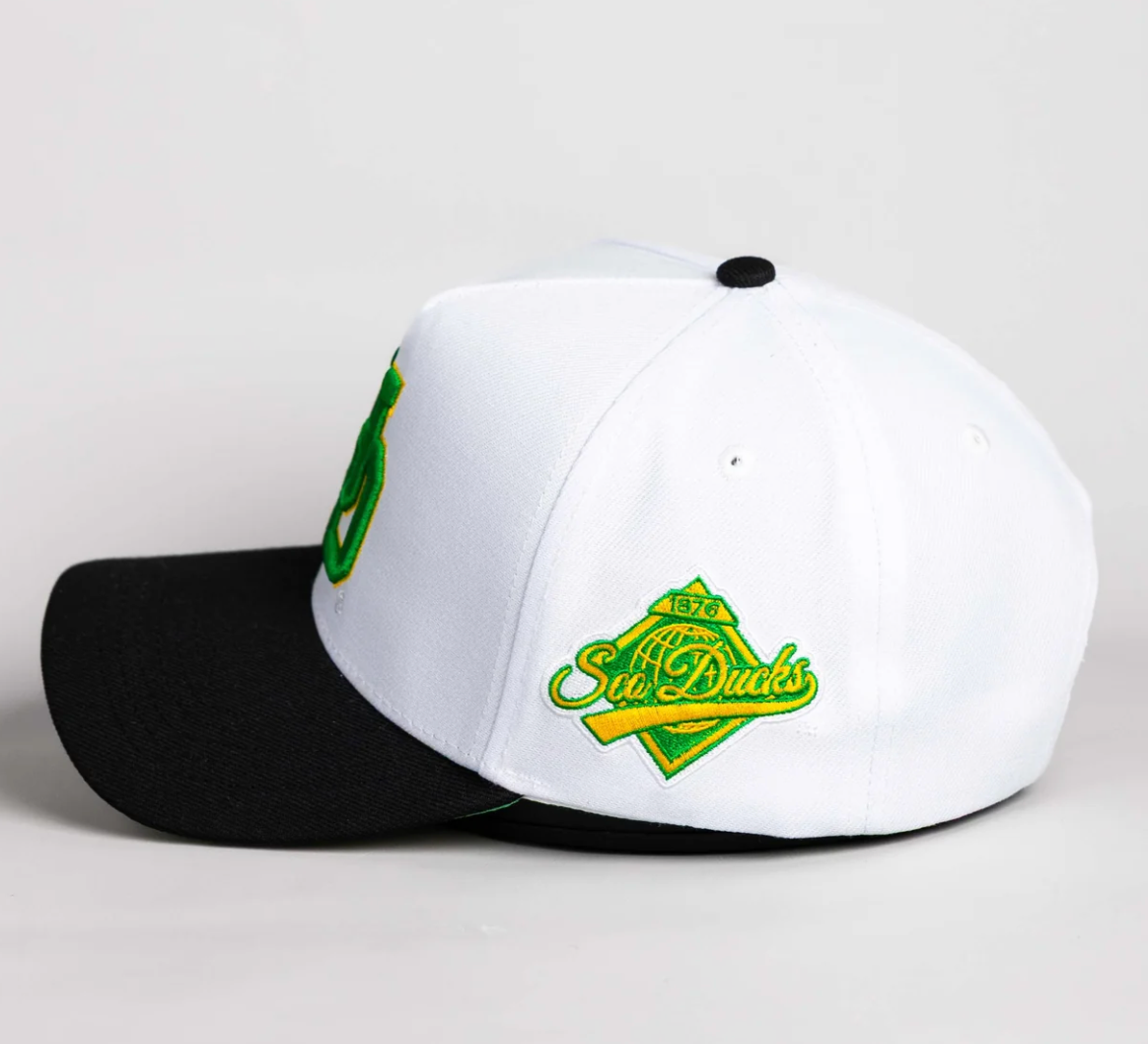 Oregon Color Splash / White & Black