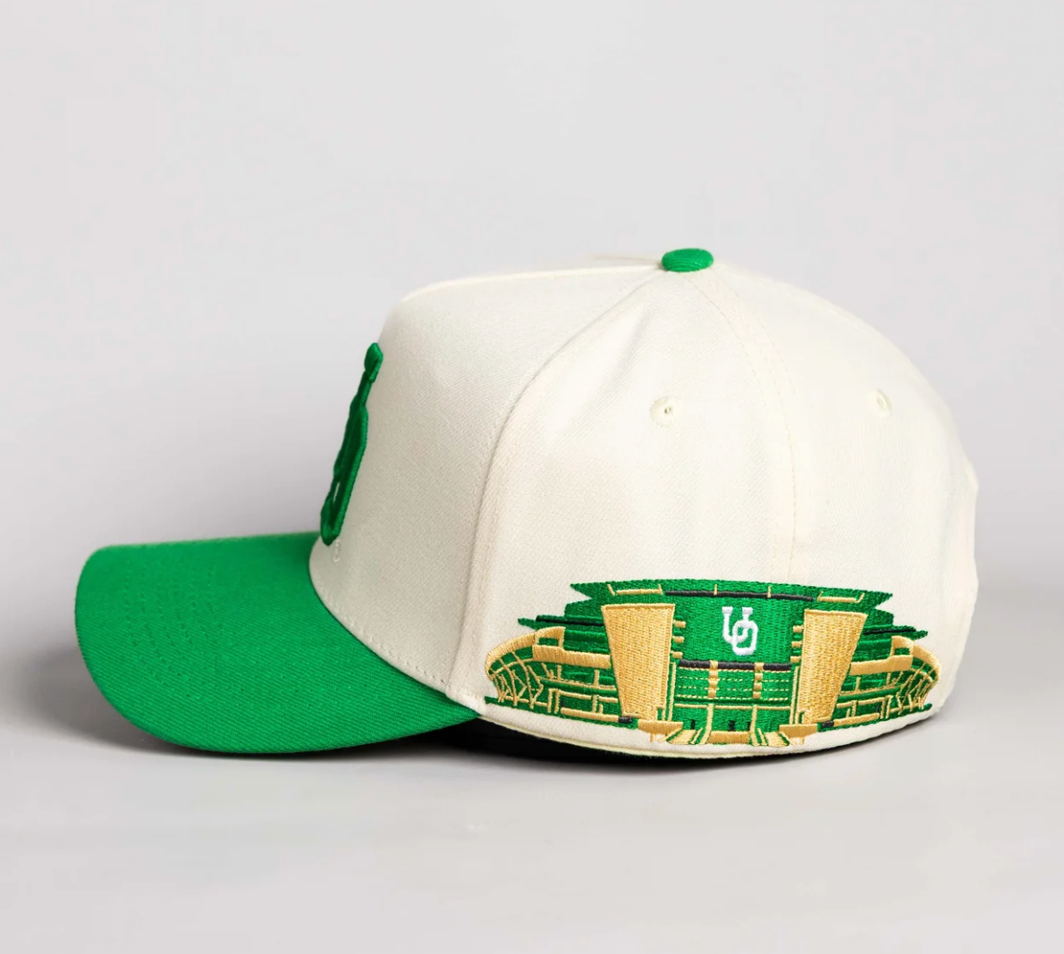 OREGON SIDE STADIUM / CREAM & GREEN
